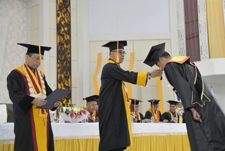 Periode April–Juli 2025, UHO Kukuhkan 1.902 Wisudawan