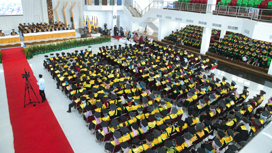 Wisuda Periode Juli–Oktober 2025, UHO Inagurasi 2.936 Wisudawan
