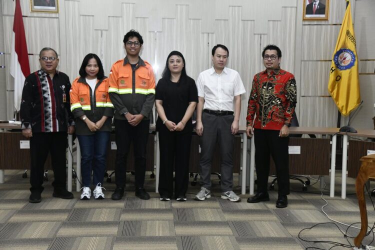 STAF KHUSUS MENTERI DIKTISAITEK WAKILI UHO MENERIMA KUNJUNGAN PT. INDONESIA POMALAA INDUSTRY PARK (IPIP)