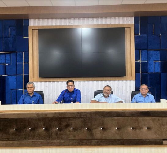 KONFERENSI PERS REKTOR UHO, TENTANG POLEMIK DATA ALUMNI UHO