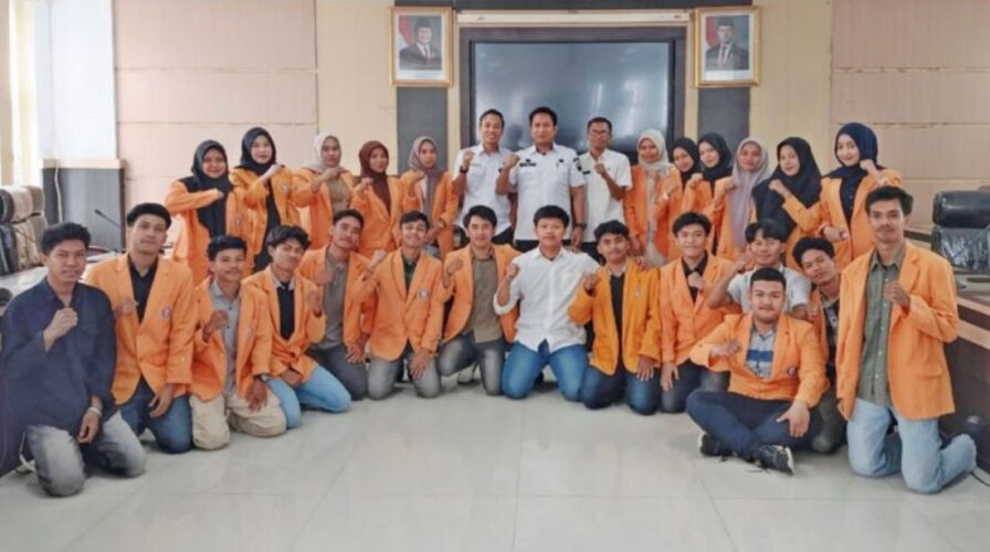 MAHASISWA UHO BELAJAR LEGISLASI DAN MEKANISME PERDA DI KANTOR DPRD KOTA KENDARI
