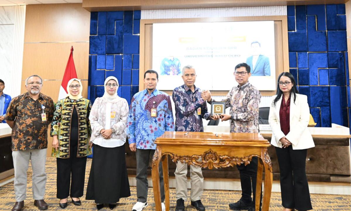 BADAN KEAHLIAN DPR RI DAN UHO JALIN KERJASAMA
