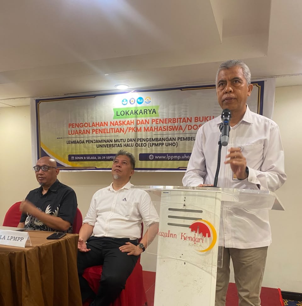 Lokakarya Pengolahan Naskah dan Penerbitan Buku LPMPP UHO Resmi Dibuka oleh Wakil Rektor Bidang Akademik UHO